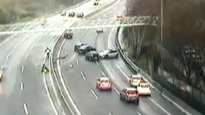 Telediario 1 - Un guardia civil de tráfico atropellado en la A-4