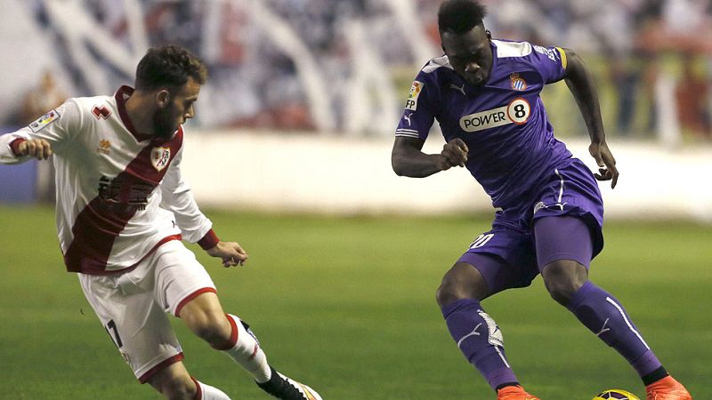 El Espanyol se impuso en el Estadio de Vallecas gracias a los goles de Sergio García, dos, y Lucas Vázquez, que anularon el tanto local de Leo Baptistao.