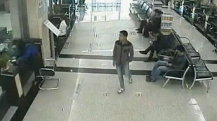 Telediario 1 - En China se han producido varios atracos a bancos