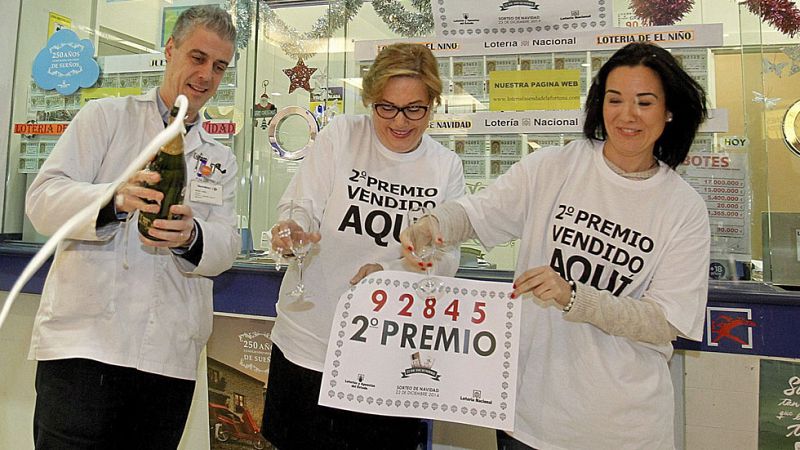 La mañana - El segundo premio, repartido entre viajeros