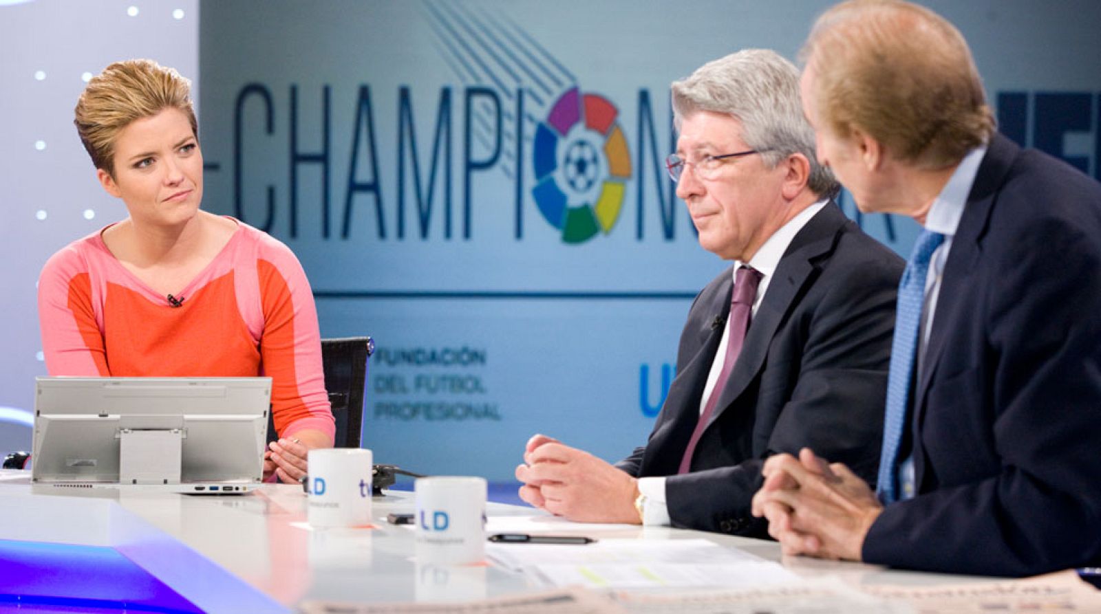 Enrique Cerezo, presidente del Atlético de Madrid:"Un estadio de fútbol no es la ópera" - Los desayunos | Ver