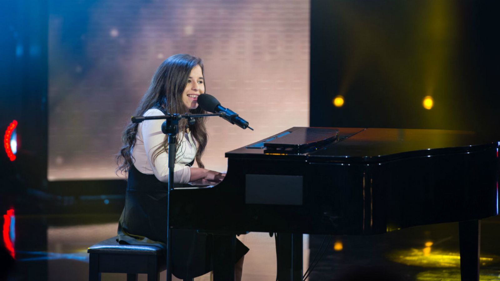 'Un minuto más' de Danae Segovia en Hit-La Canción