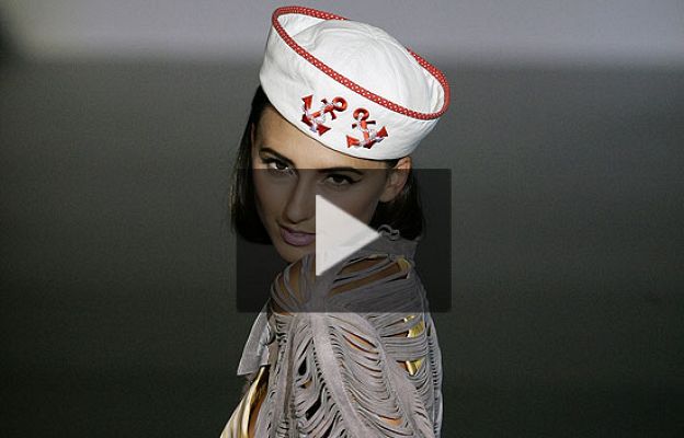  - Desfile de María Escoté