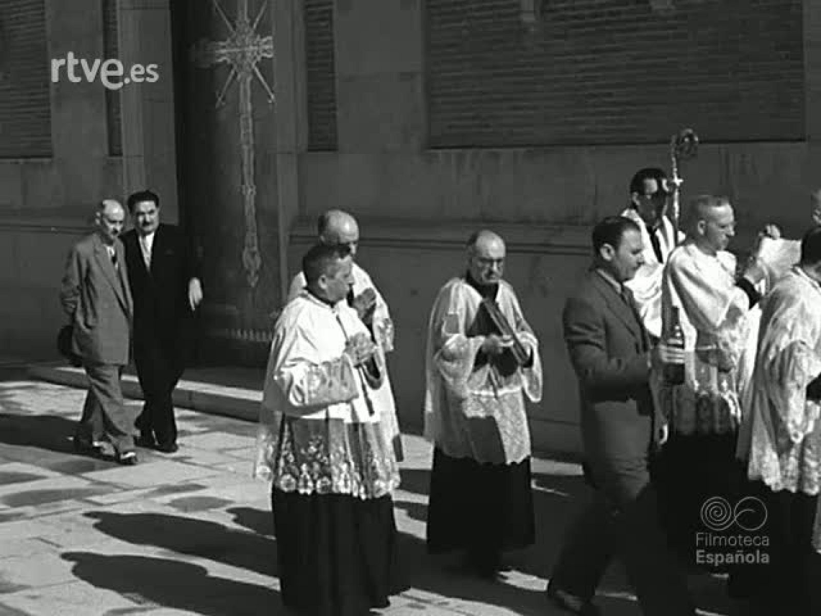 BENDICION DE LA FLOTA Y DE LAS INSTALACIONES DEL PARQUE MOVIL MILITAR | Ver