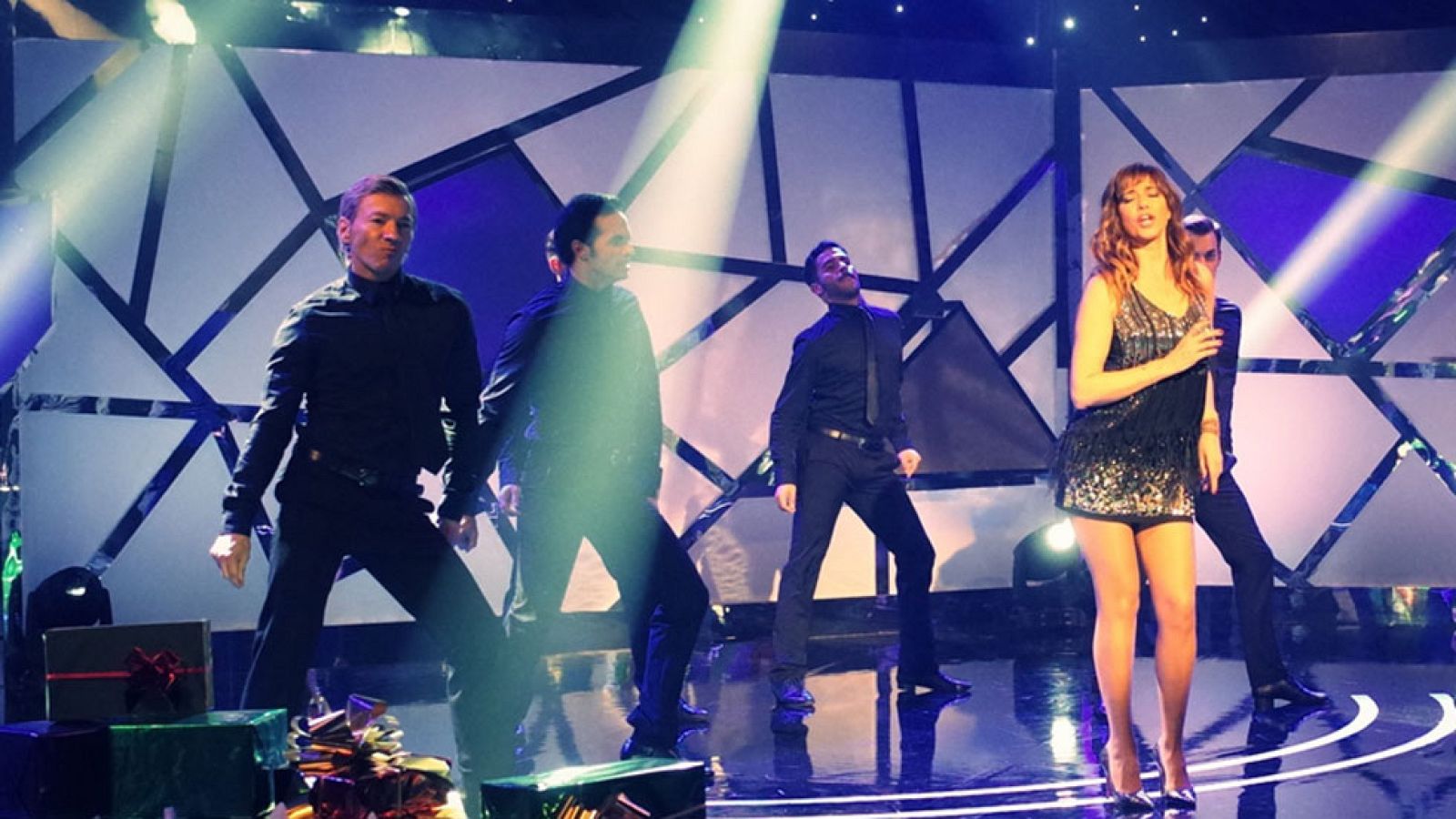 Especial Nochebuena 'Parte de tu vida' - Mariló, más sexy que nunca con su "Yo viviré"