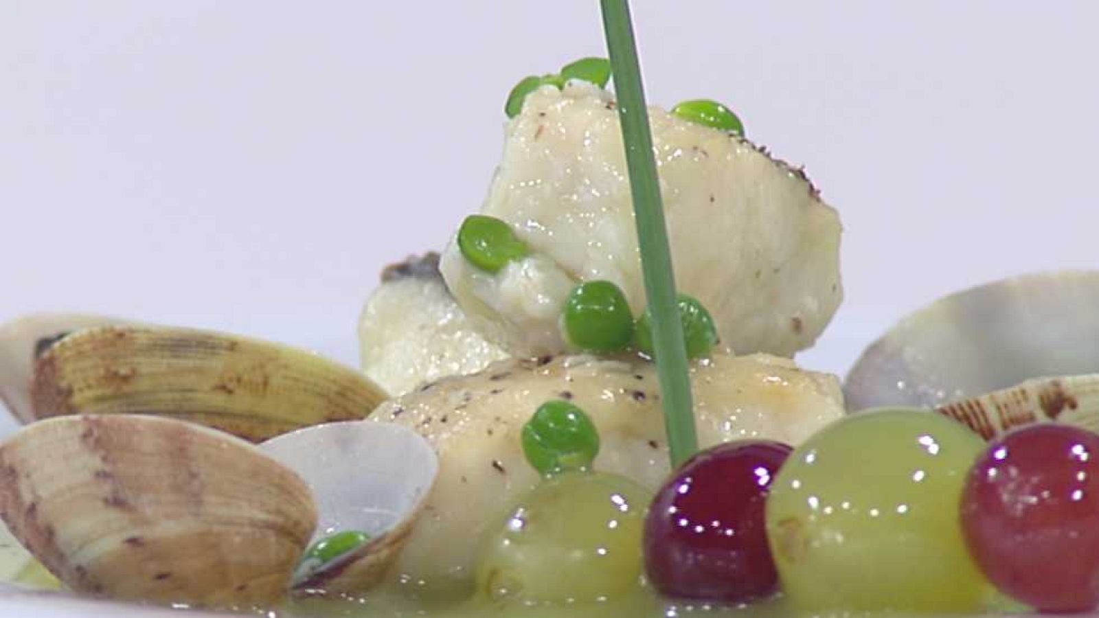 Cocina con Sergio - Merluza en salsa de almejas  - Ver ahora