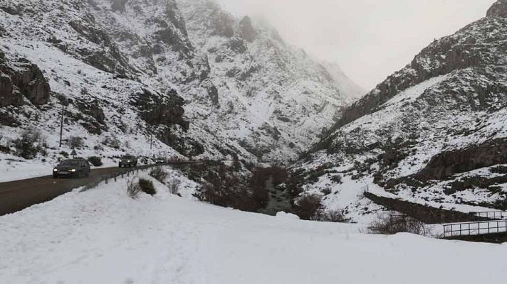 El tiempo - Nevadas en zonas relativamente bajas de la mitad norte peninsular