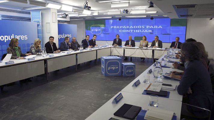 Telediario 1 - El PP aprueba las bases de sus programas electorales