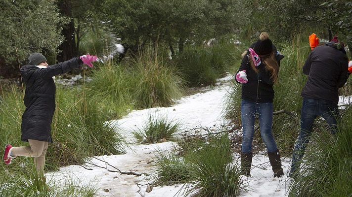 Telediario 1 - Las temperaturas bajarán hasta 10 grados bajo cero