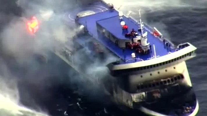 Telediario 1 - La evacuación del ferry siniestrado en el Adriático se salda con diez muertos