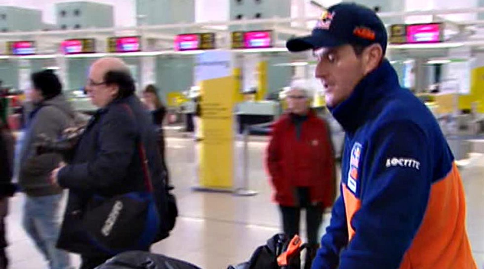 El piloto español Marc Coma, actual campeón del rally Dakar en motos, parte este lunes con destino a Buenos Aires con la confianza de estar "preparado para afrontar el gran reto", a seis días de que comience la competición.