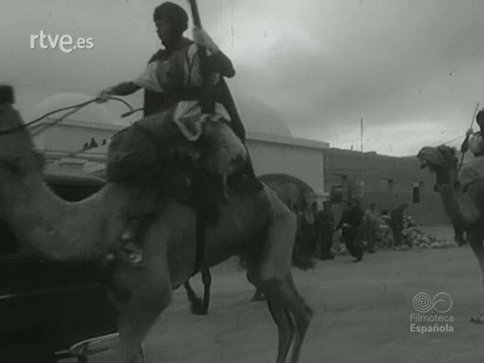 EL MINISTRO DE OBRAS PUBLICAS GENERAL JORGE VIGON EN AFRICA | Ver