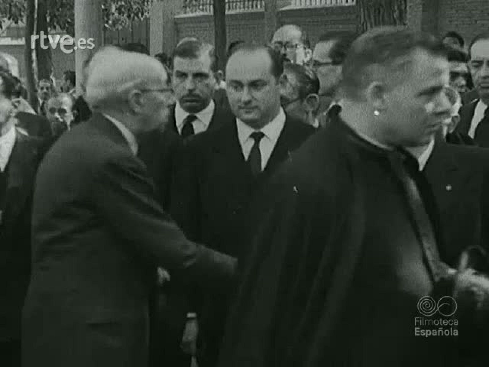 ENTIERRO DE JOAQUIN SORIANO (MATERIALES SIN MONTAR) | Ver