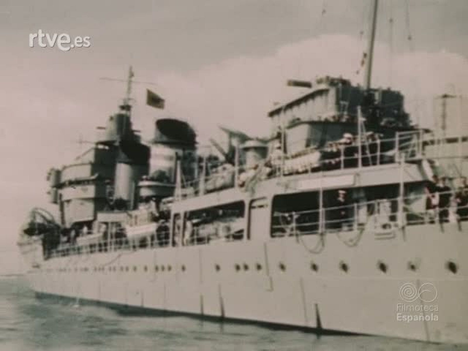 VISITA DEL GENERAL FRANCO A PORTUGAL / BODA EN LAS SALESAS (MADRID) /  DESFILE MILITAR INTERNACIONAL EN SEVILLA / HOMENAJE AL PELOTARI  "ATANO III " /   VISITA DE LOS  MINISTROS DE OBRAS PUBLICAS, INFORMACION Y TURISMO Y MARINA  A LAS OBRAS DE CONSTR | Ver