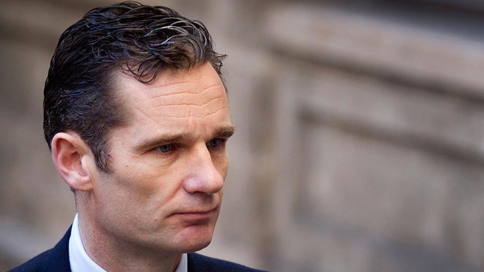 Castro reduce la fianza solicitada a Urdangarin de 14,9 a 13,6 millones | Ver