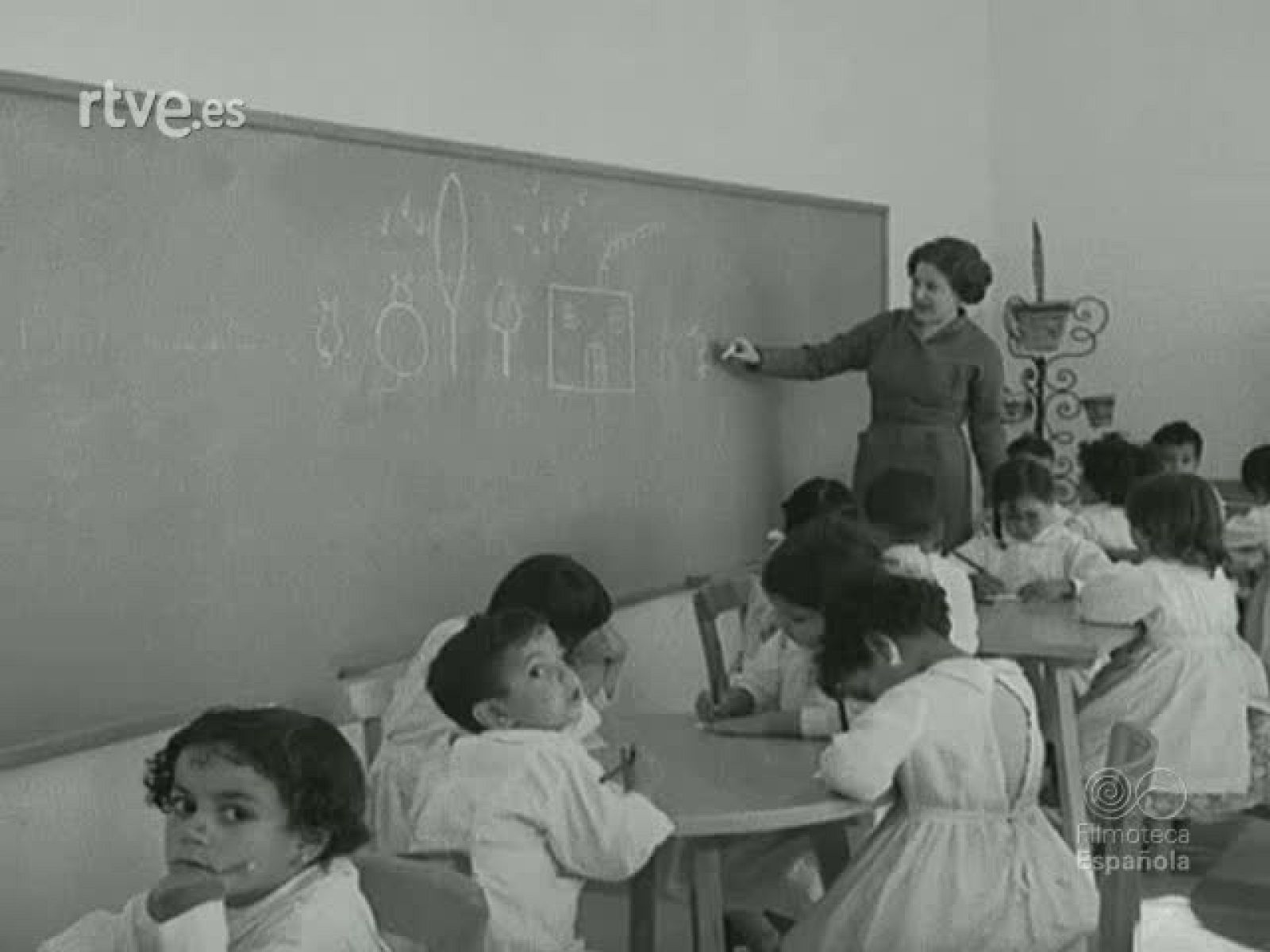 ENSEÑANZA ESPAÑOLA EN EL PROTECTORADO DE MARRUECOS. (MATERIALES SIN MONTAR) | Ver