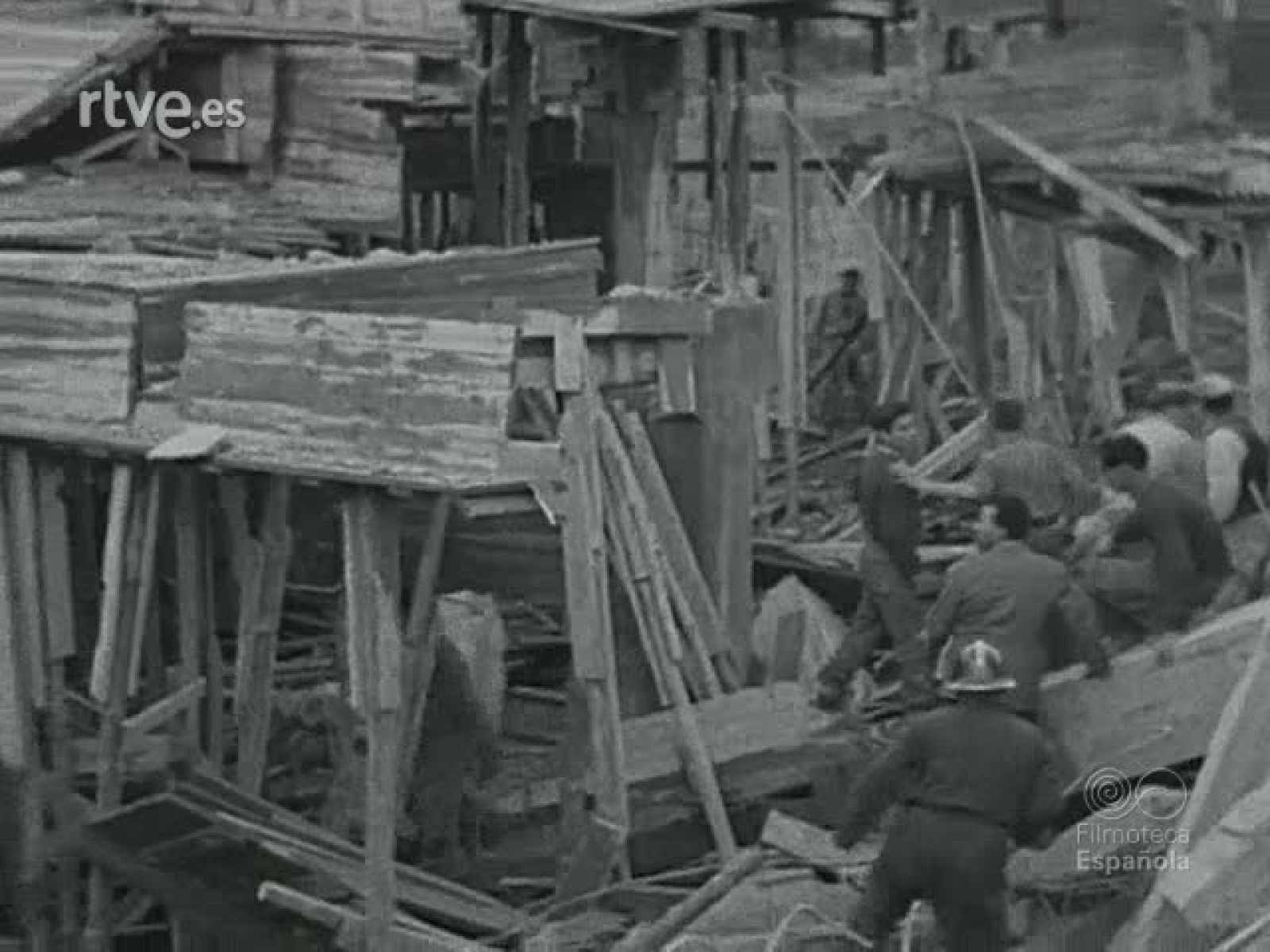 HUNDIMIENTO DE CASA EN SAN SEBASTIAN (MATERIALES SIN MONTAR) | Ver