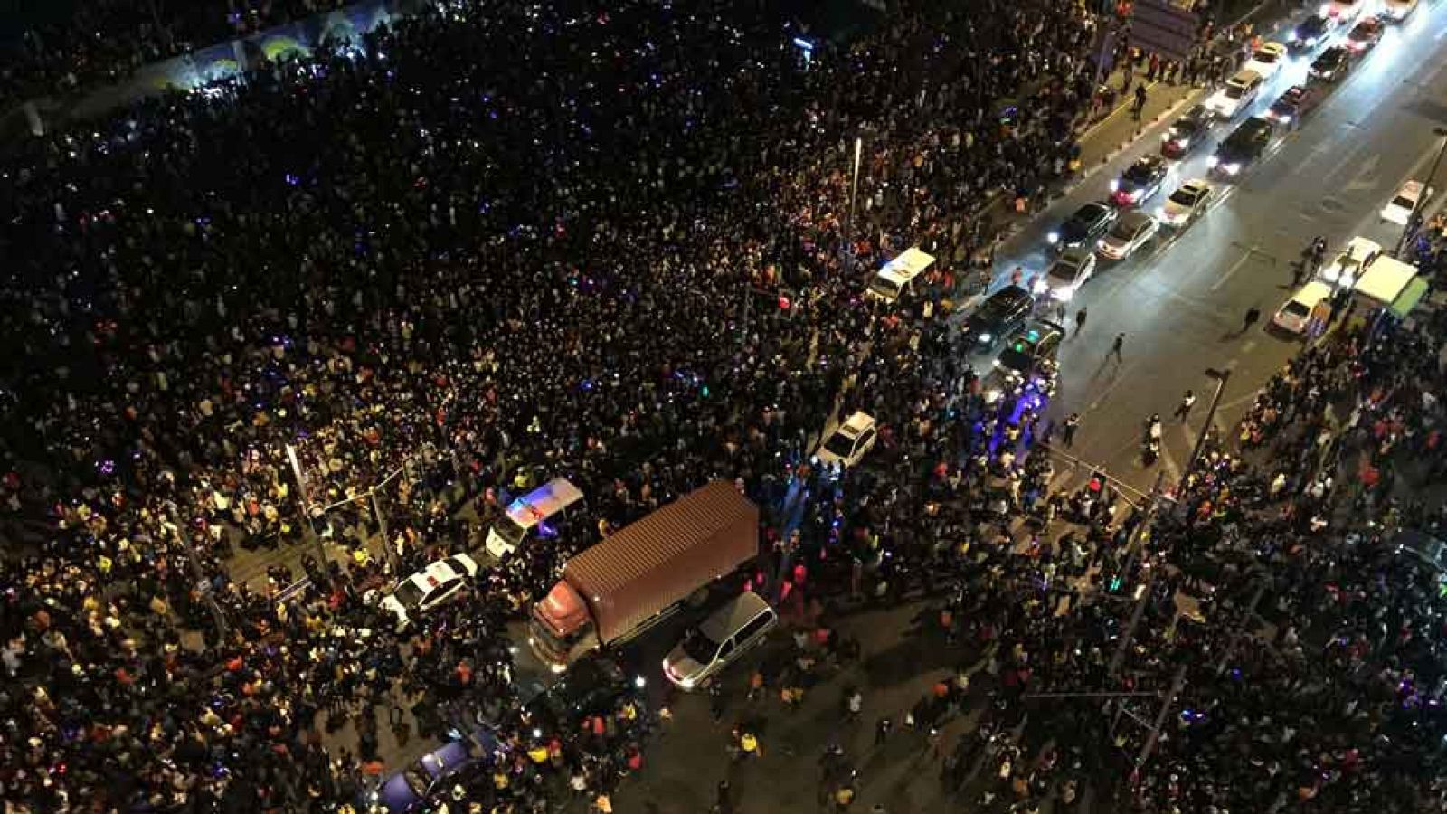 Al menos 35 personas mueren por una estampida en Shanghái en Año Nuevo
