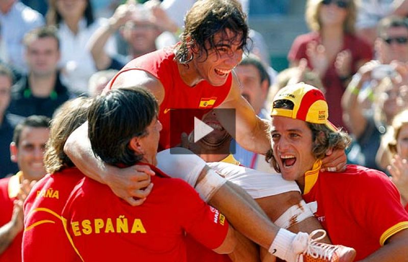 Nadal sale a hombros por la puerta grande