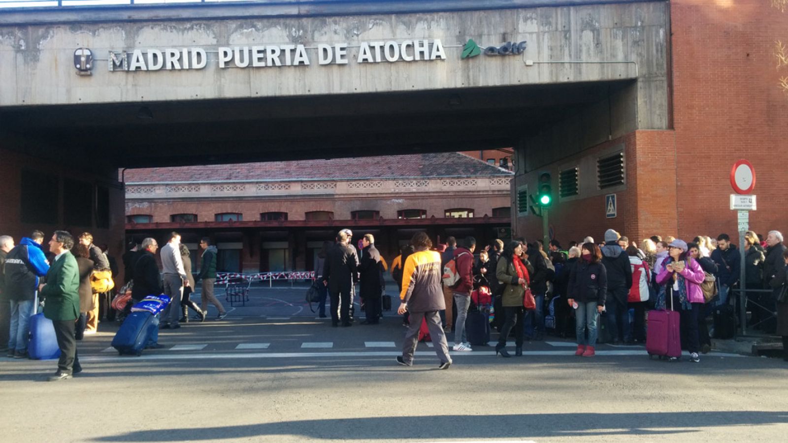 Desalojan la estación de Atocha y detienen a un hombre por una falsa amenaza de bomba - Informativo 24h | Ver