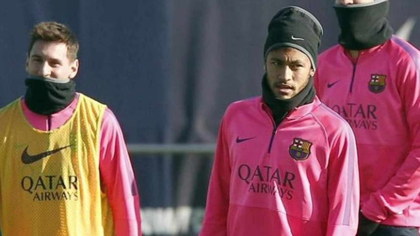 En el Barcelona, vuelven a los entrenamientos sus dos grandes estrellas: Neymar y Leo Messi. Los dos tenían permiso del club para apurar un poco más sus vacaciones y se pondrán a las órdenes de Luis Enrique para el partido de este domingo contra la R