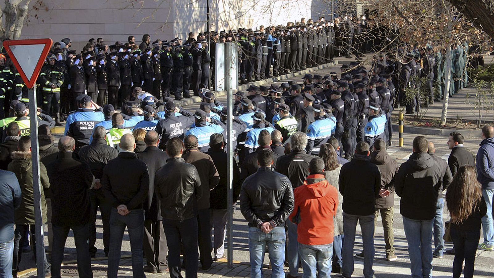 Funeral en Madrid por el policia fallecido en la estación de Embajadores
