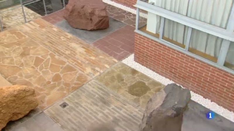 El jardí de les roques mil·lenàries de la facultat de Geologia de la UB