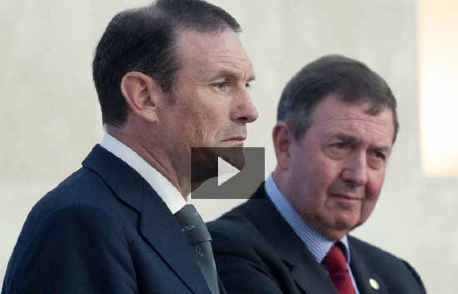 El lehendakari, Juan José Ibarretxe, ha condenado los últimos atentados de ETA y ha pedido prudencia en las declaraciones políticas.