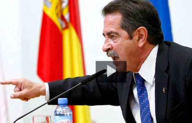 Los desayunos - Revilla arremete contra el PNV