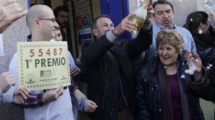 Lotería del Niño - El primer premio de la lotería del Niño, el 55.487, cae en Leganés, y está dotado con dos millones de euros