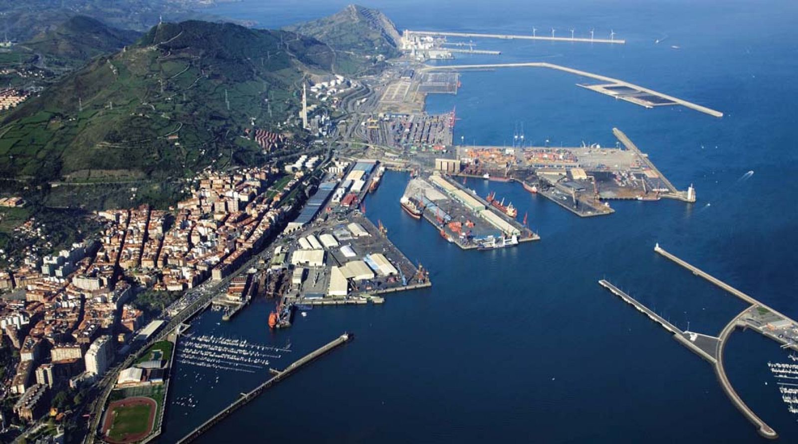 La obra pública vuelve a crecer en 2015 tras seis años de caídas