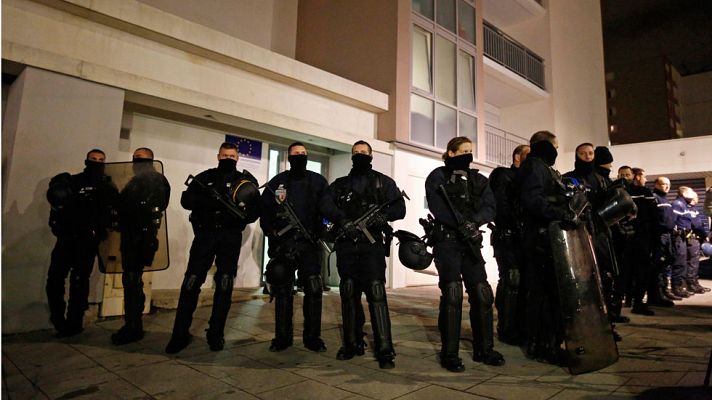  - Un sospechoso del ataque al 'Charlie Hebdo' se entrega