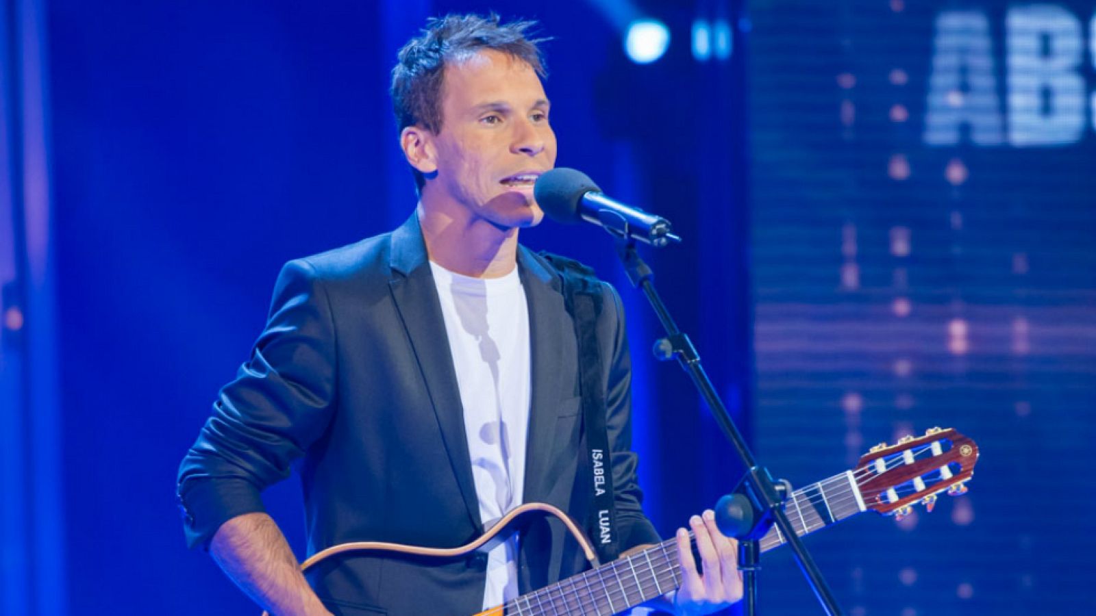 'Quién' de Gustavo Almeida en Hit-La Canción