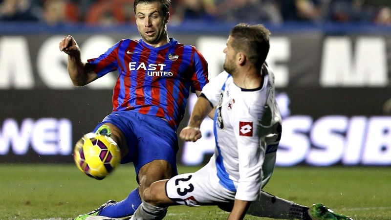 El Levante y el Deportivo mostraron tanto sus carencias como su situación clasificatoria en un encuentro en el que ninguno de los dos equipos hizo méritos para ganar y en el que el temor a perder fue superior a la necesidad que ambos tenían de sumar
