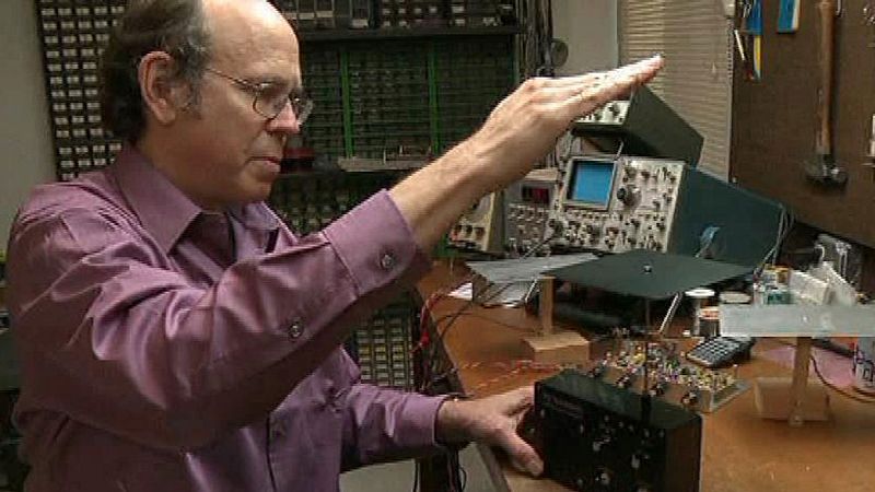 Vuelve el theremín, uno de los primeros instrumentos electrónicos