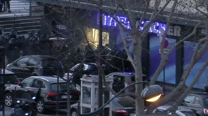 Telediario 1 - Francia busca posibles cómplices de los terroristas