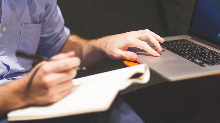 Telediario 1 - La mitad de las empresas familiares aumentaron sus ventas