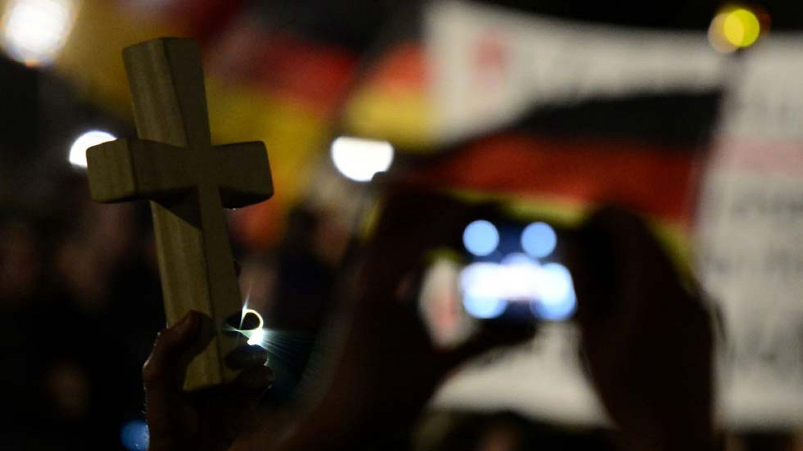 Las manifestaciones antirracistas superan a las de islamófobos en Alemania | Ver