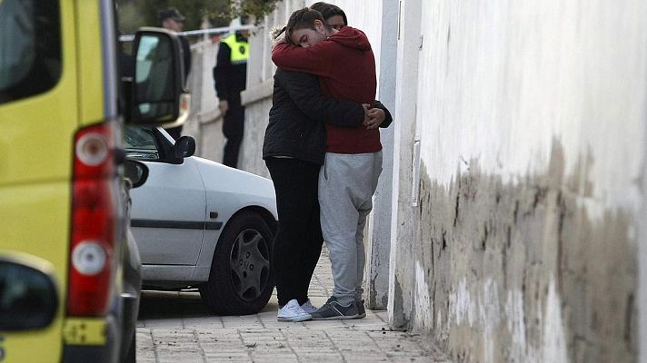 Telediario 1 - Un hombre mata a su expareja en Elche y se suicida