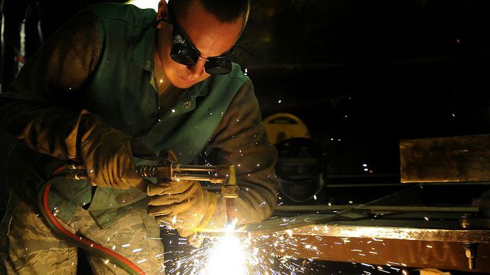 Telediario 1 - El Gobierno alienta el pacto de salarios