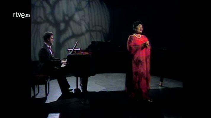 Arxiu TVE Catalunya - Arxiu TVE Catalunya - Victòria dels Àngels interpreta "El Cant dels ocells"