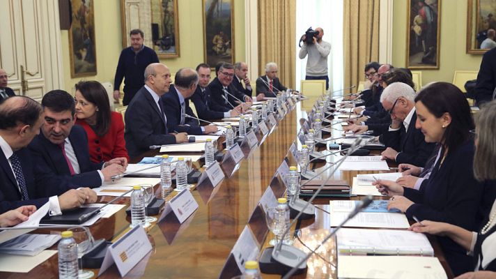 Telediario 1 - Andalucía, Canarias, Asturias, Cataluña, Navarra y País Vasco creen que no hay "tiempo suficiente" de implantar la Lomce