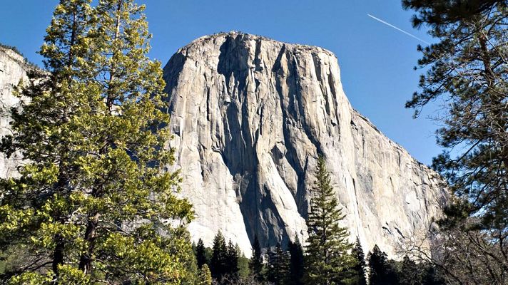 Telediario 1 - Dos estadounidenses escalan en una sola expedición "El Capitán" de Yosemite