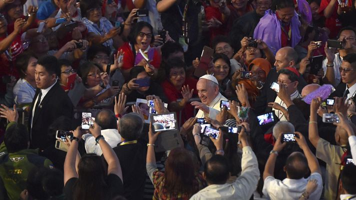 Telediario 1 - Multitudinario recibimiento al papa Francisco en Filipinas