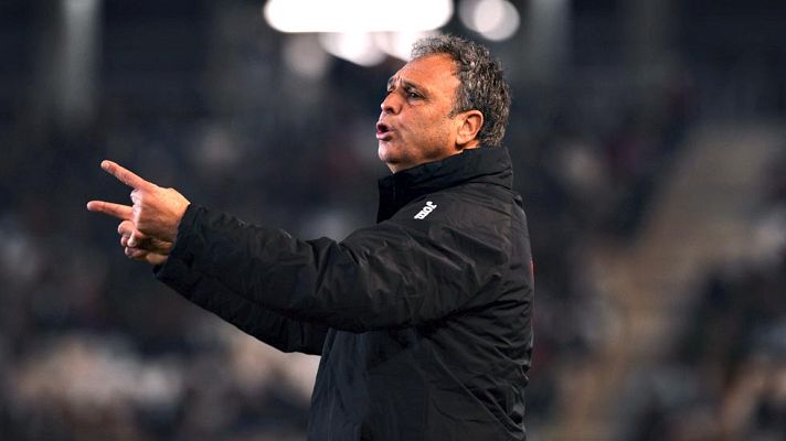 Telediario 1 - Caparrós deja de ser entrenador del Granada y trabaja en la llegada de Abel