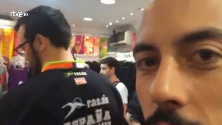 Mundiales de Balonmano - Regateando en un comercio de Doha
