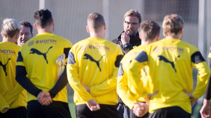 Telediario 1 - El parón invernal trae a muchos equipos a España