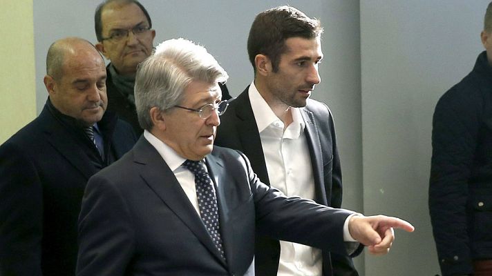 Telediario 1 - Un magnate chino, a punto de hacerse con el 20% del Atlético