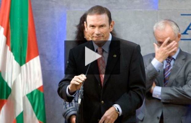  - Ibarretxe firma el manifiesto