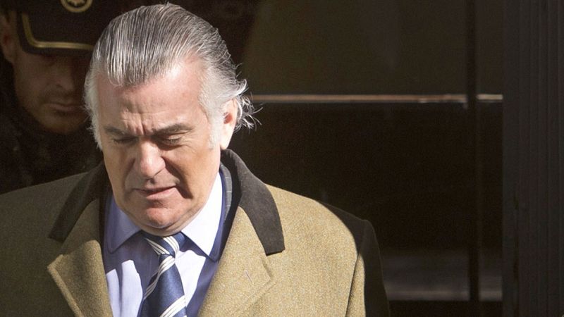 Los 200.000 euros de Bárcenas llegan al juzgado en metálico